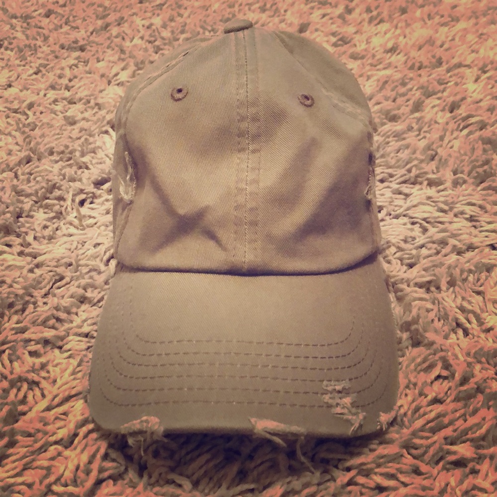 Women’s Distressed Hat